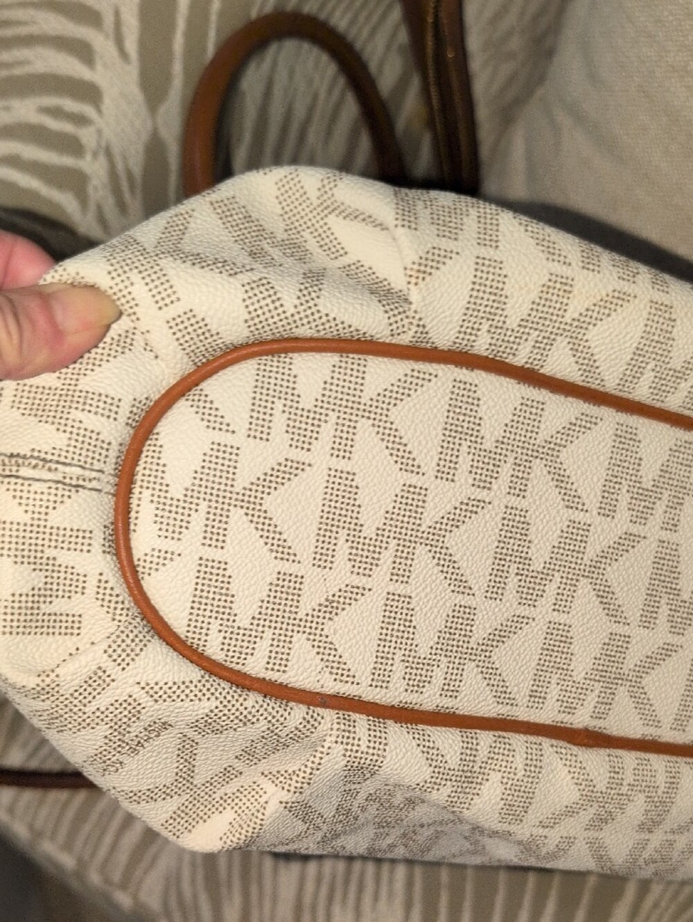 Michael Michael Kors Jet Set Gathered Shoulder Tote - Picture 9 of 13